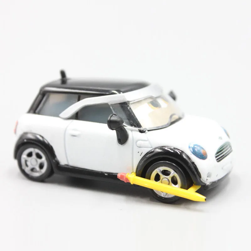 Pixar Cars 2 милые Mini Cooper Молния Маккуин 1:55 Весы Diecast металлического сплава Modle
