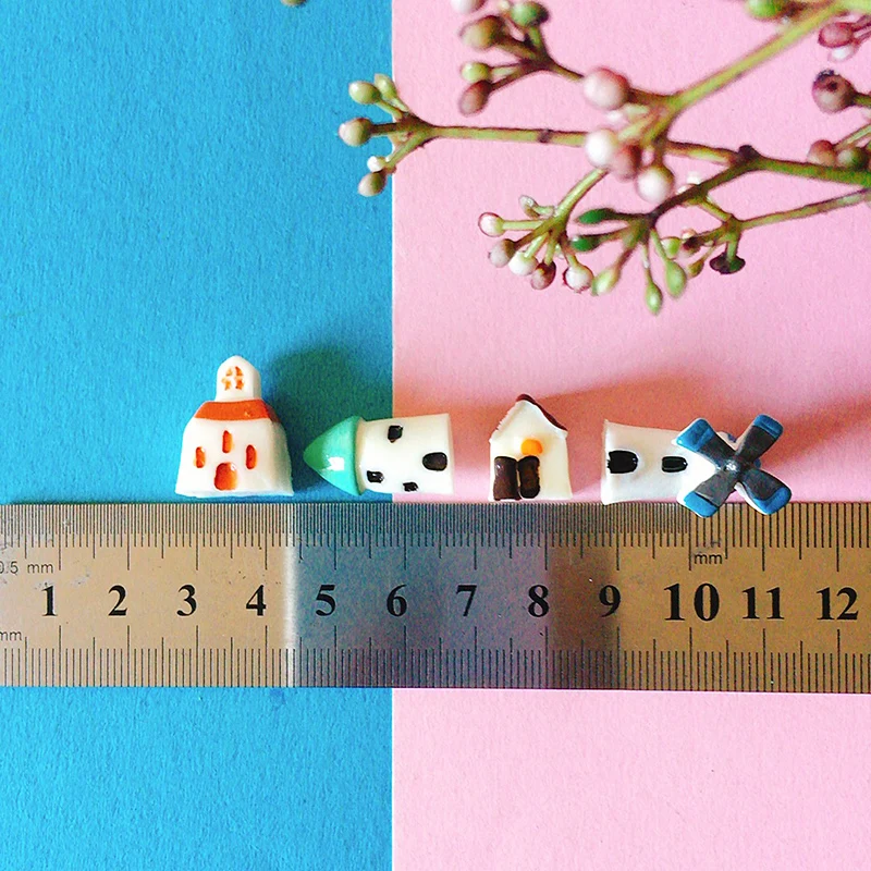 4 pcs houses Дом/церковь/замок/маленькие деревья/миниатюрный коттедж/потертый/милый/Сказочный Сад/гном/Террариум с мхом домашний декор/товары для рукоделия/ - Цвет: 4 pcs houses