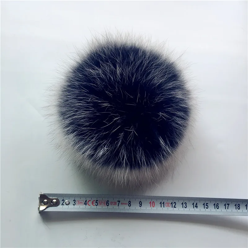 11pcs Promotion! 100% Real Raccoon Fur Pompoms luxurious fur balls Genuine Fur Pom Pom for Bag Hats Cap S Attached the Hasp