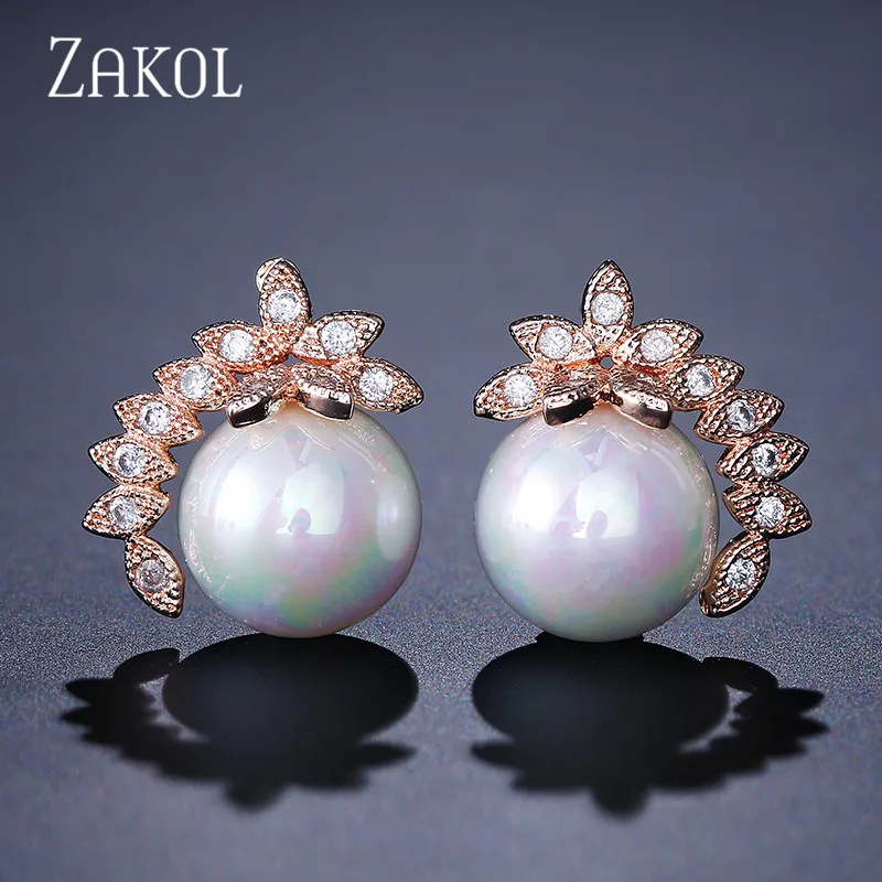 Женские серьги пусеты ZAKOL элегантные с искусственным жемчугом и цирконием