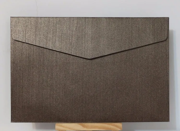 50 шт 198x130 мм(7," x 5,1") тисненые специальные бумажные конверты, конверты для свадебных и деловых приглашений - Цвет: Коричневый