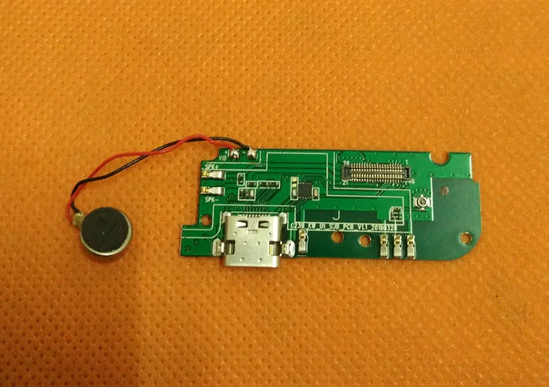 Б/у оригинальная зарядная плата с USB разъемом + микрофон для UMI Super MTK6755 Octa Core 5 &quotFHD