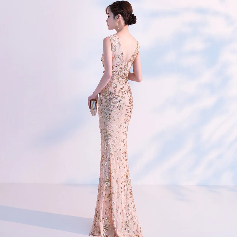 Длинное платье Ципао цвета шампанского с v-образным вырезом и блестками