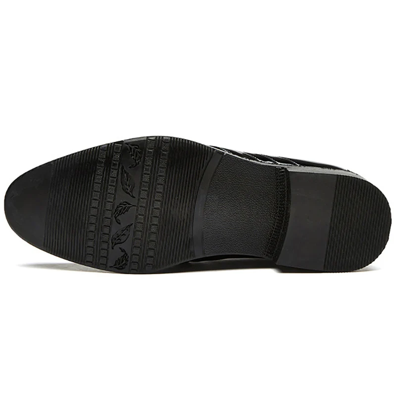 Мужская деловая обувь в сдержанном стиле черные туфли с острым носком дышащая