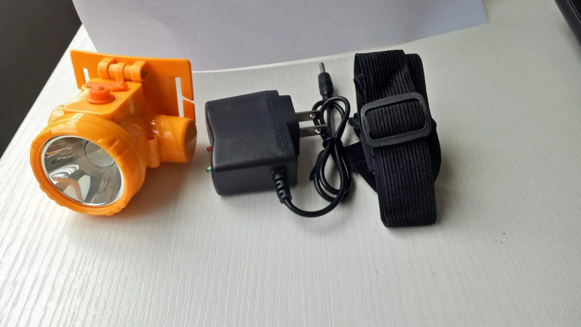 

Wholesale Price LED Li-ion Rechargeable Coreless Quality Headlamp Outdoor Orange YJM-4030