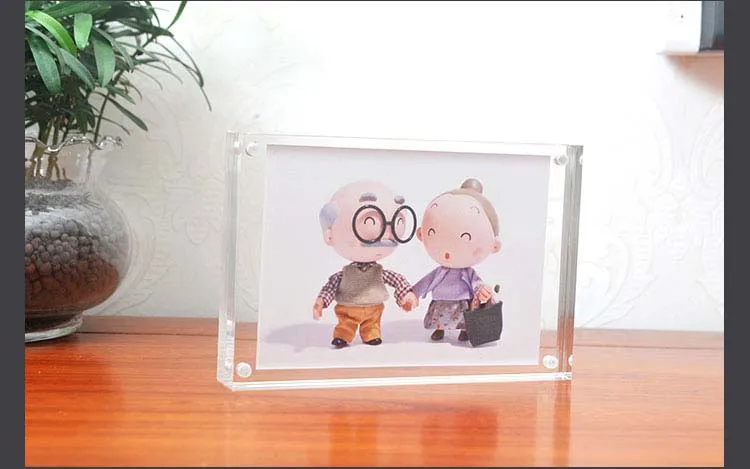 

GUHD Acrylic Photo Frame Magnetic Photo Frames Display Double-faced Crystal Photo Frame Mount Desk Set Acrylic Picture Frames