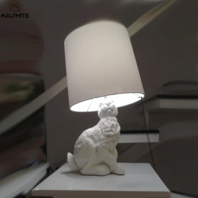 Смолы черный белый кролик современный Led Настольная лампа черный/белый ткань