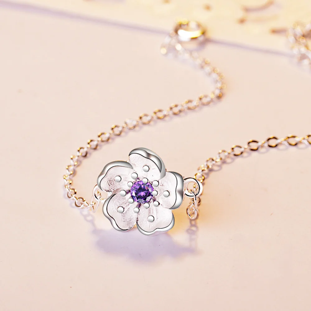 Женский браслет с подвесками и фианитами серебристого цвета|Браслеты шармами| |