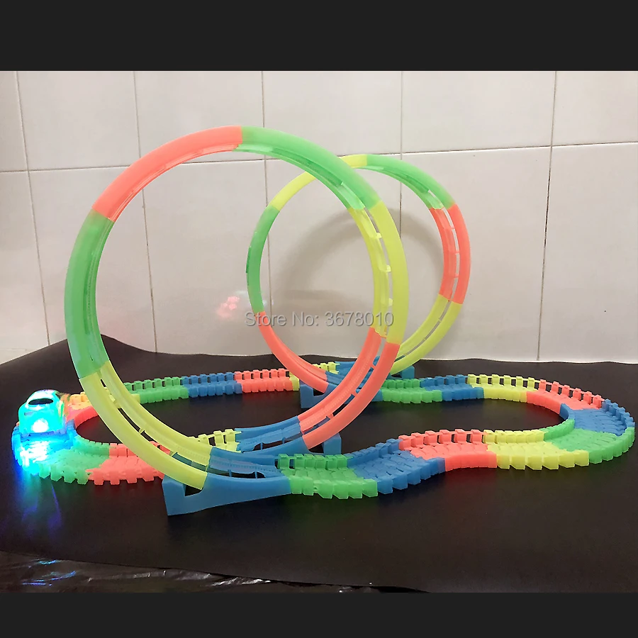 DIY слот магические треки 360 каскадер петли действия светится в темноте Гибкая сборка дорожки с одним светодиодный светильник гоночный автомобиль