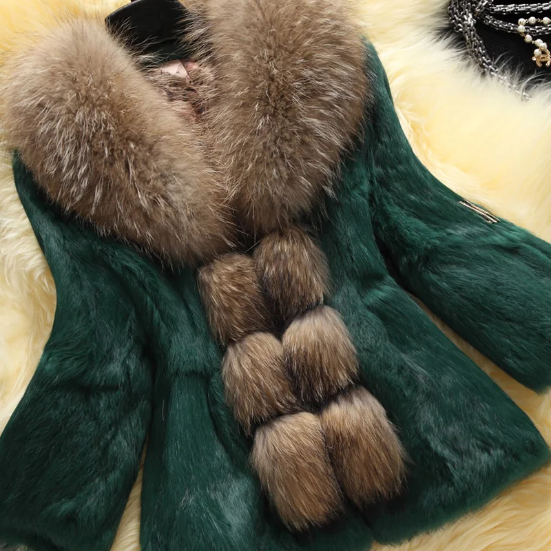 Женское меховое пальто из кроличьего меха с большим воротником натурального