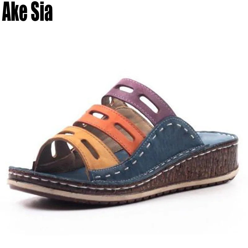 Модные женские летние сандалии гладиаторы на танкетке средней высоты шлепанцы с