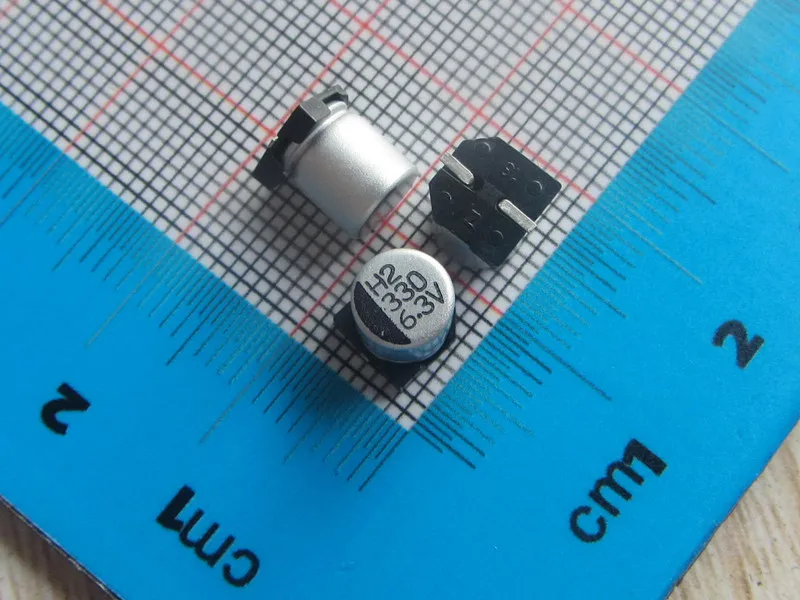 

50 шт./лот высококачественный SMD алюминиевый электролитический конденсатор 6,3 в 330 мкФ 6*7 мм электролитический конденсатор 330 мкФ