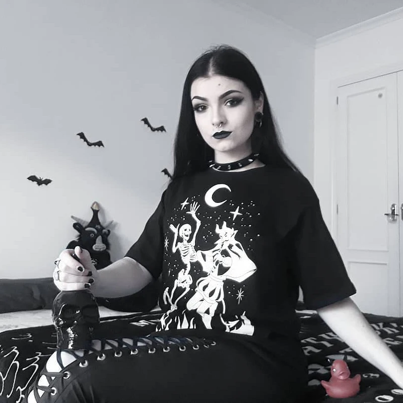 Женская футболка с круглым вырезом modecorrush черная принтом дьявола в готическом