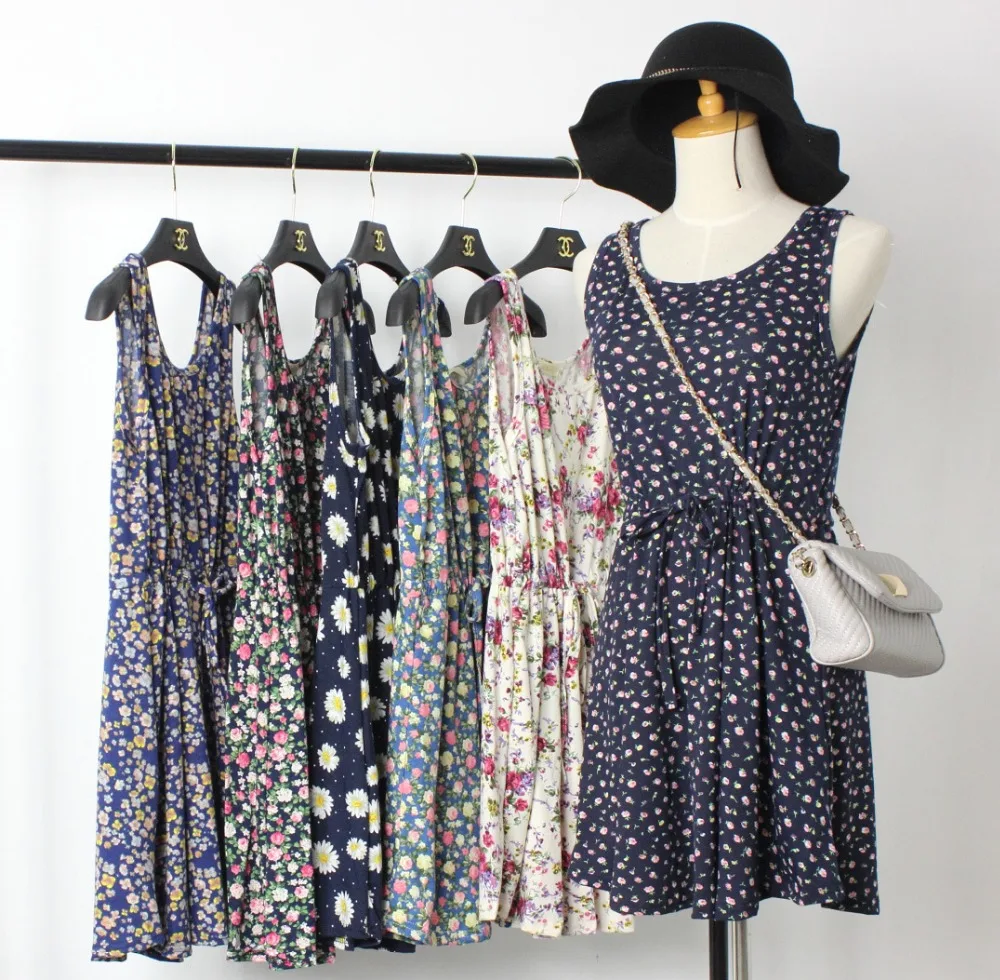 Женское летнее платье жилет без рукавов повседневное базовое с цветочным