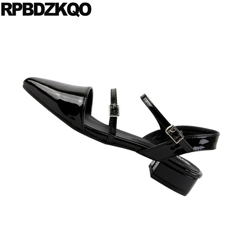 2018 низкий каблук Бургундия мода Slingback сандалии с двойным ремнем коренастый