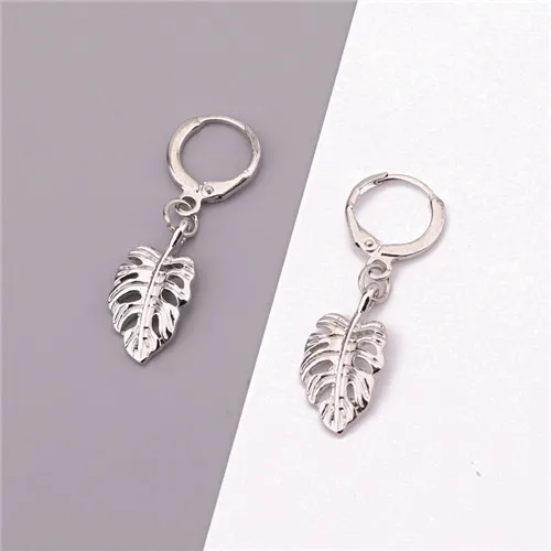 yu mao Silver color 1 Пара Урожай Золото Серебро Полые Перья Обруч Серьги Европейские Женщины Простой Модный Оставить Круглый Круг Серьги Ювелирные Изделия E236 - Окраска металла: yu mao Silver color