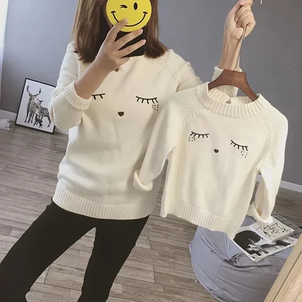 Одежда для мамы и дочки осенне зимние свитера одинаковые комплекты семьи Свитера