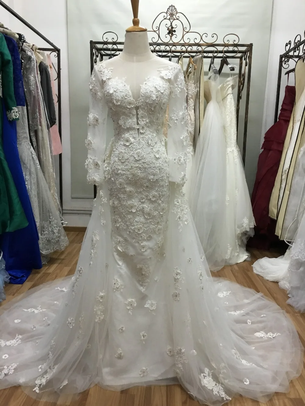 Сексуальная глубокий V-образным вырезом с длинными рукавами кружева Русалка