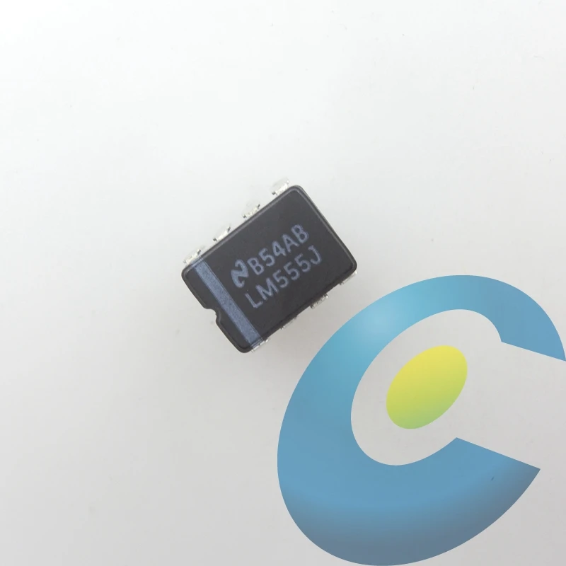 LM555J LM555 КРИС-8 LM555QML Таймер |