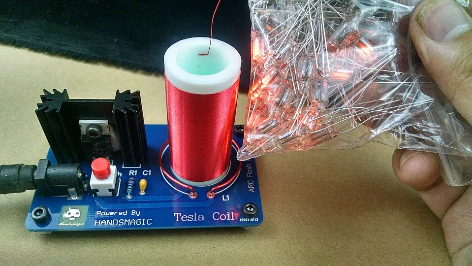Мини Катушка Тесла маленькая катушка электрическая игрушка физический