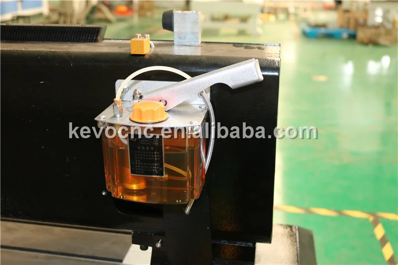 Китай Заводская цена 1325 CNC маршрутизатор машина для деревянной двери гравировки |