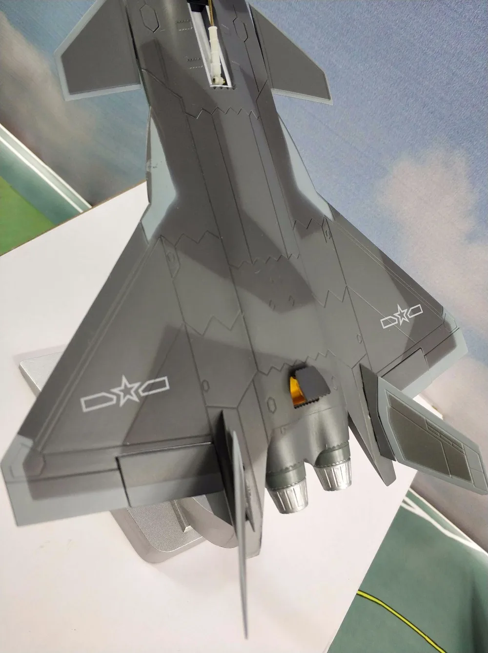 1: 72 сплава, высокая имитация металла J20 Истребитель модели, diecast металлические игрушки, детские развивающие игрушки