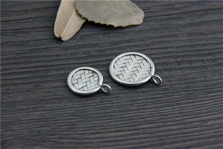 Очаровательная подвеска подходит для ожерелья или браслета из стерлингового