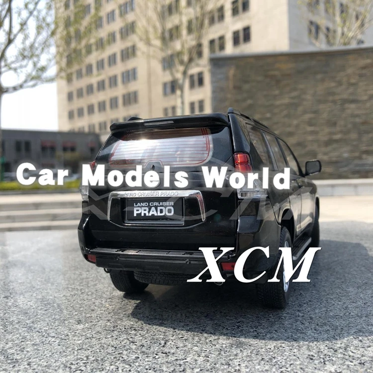 Литая модель автомобиля для Land Cruiser Prado без наклейки 1:18(черный)+ маленький подарок
