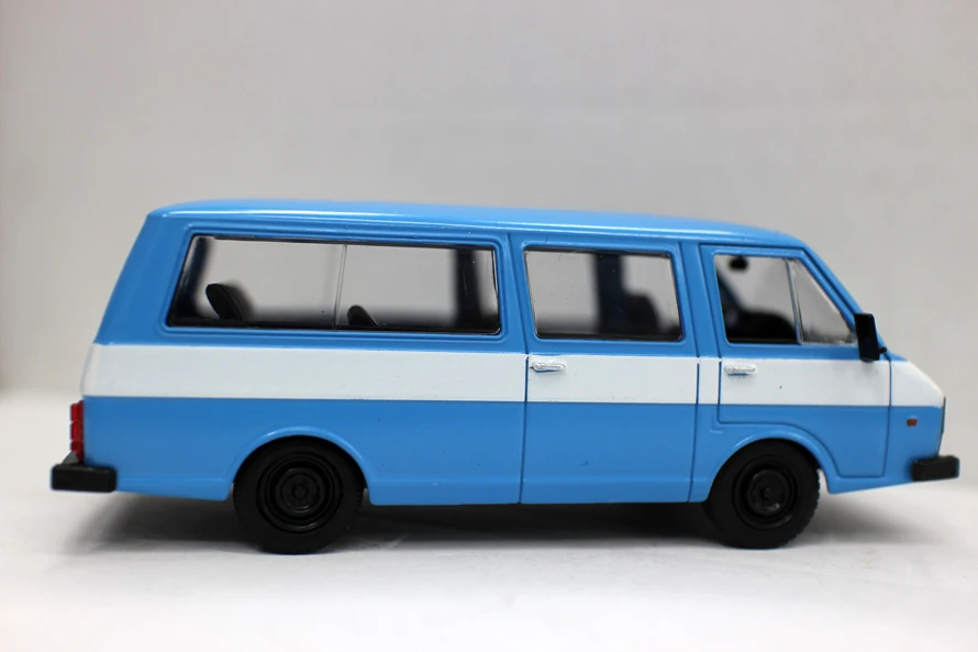 Новая советская модель автомобиля Классическая 1/43 года Специальный литейный