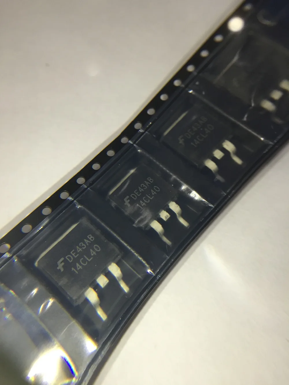 20 шт./лот Автомобильная трубка зажигания 14CL40 IGBT 400V 14A 330MJ 262W DPAK TO263 компьютерная