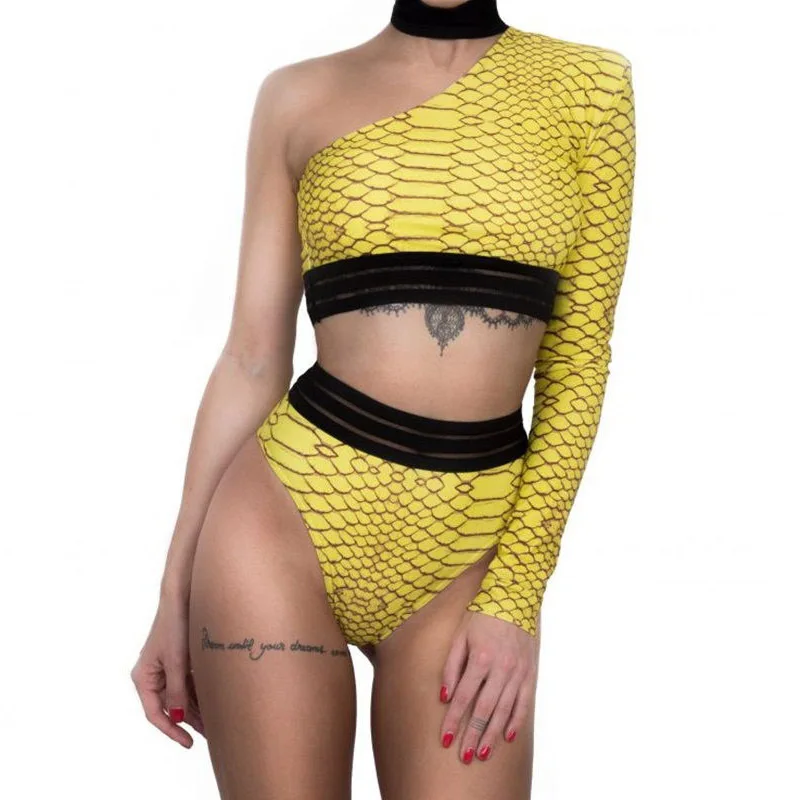 Летний комплект из 2 предметов с шортами для женщин на одно плечо желтый