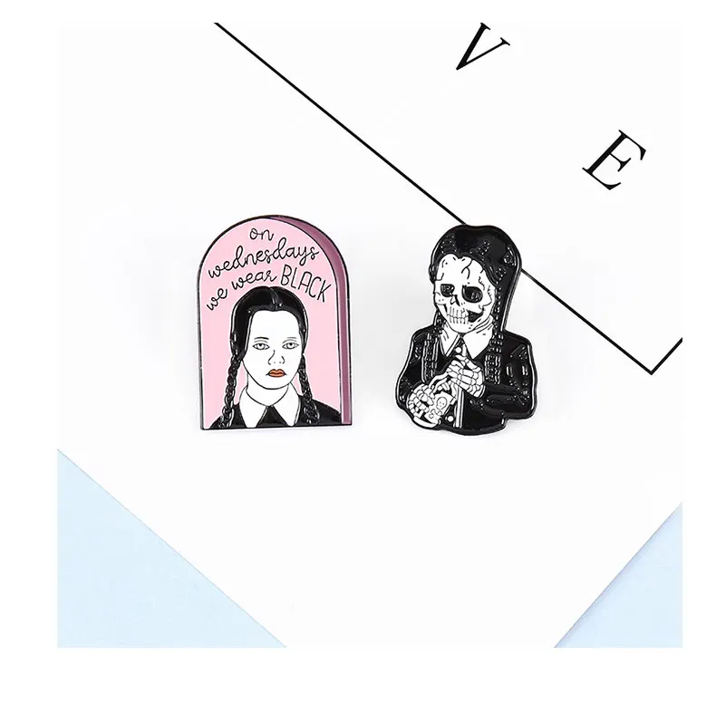 Wednesday Addams, брошь в стиле семьи Addams, мы носим черный скелет, Заколка Для панка, готика, ювелирное изделие, подарок для мужчин и женщин