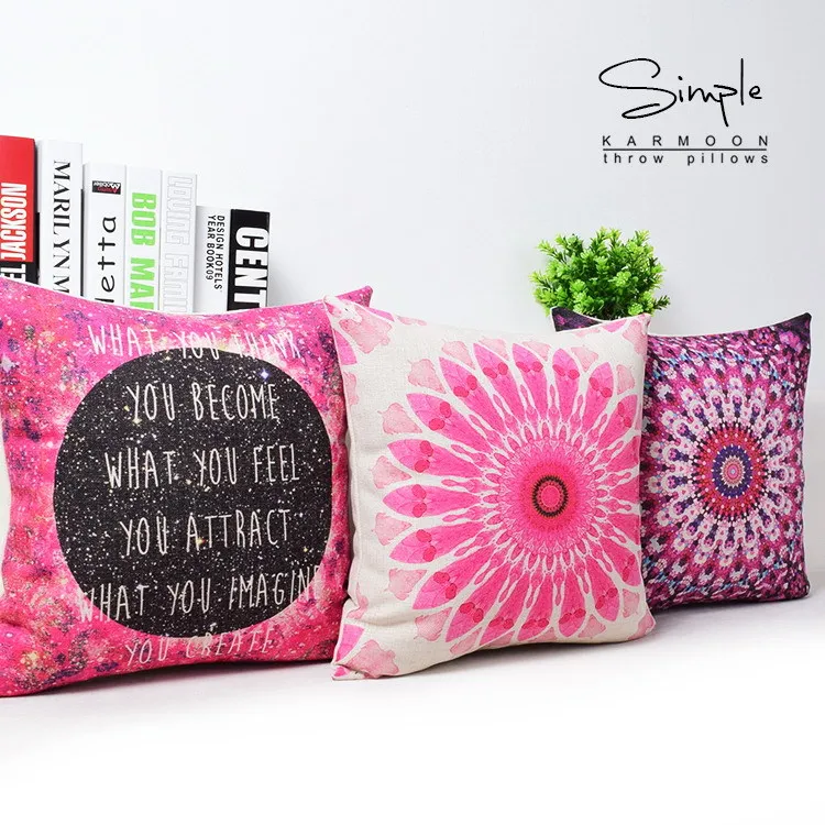 Сказочная наволочка для подушки с изображением туманности Галактики розовая