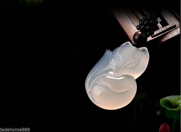 Chinese 100% Natural new Chalcedony Lifelike Fox Selling Jadeite pendant necklace |
