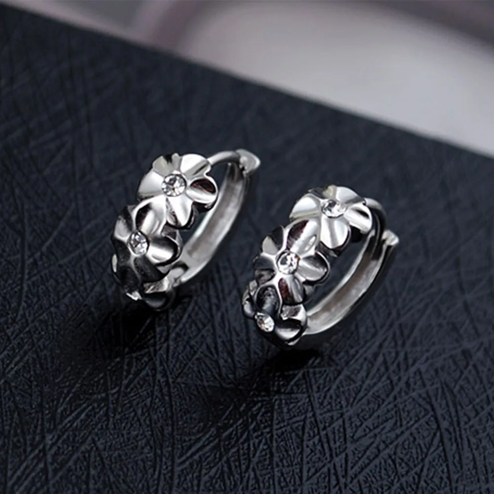 Женские серьги-кольца из серебра 925 пробы с белым цирконием | Украшения и