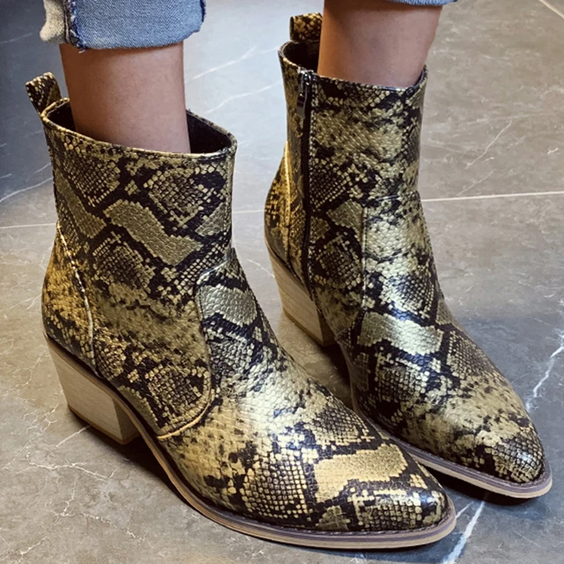 Зимние женские ботильоны из искусственной кожи со змеиным узором Женская обувь в