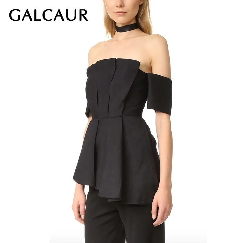 Женская блузка с открытыми плечами GALCAUR черная Асимметричная вырезом лодочкой и