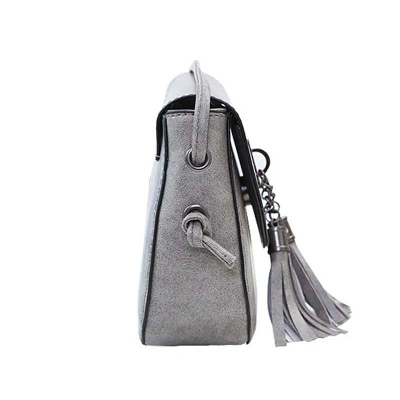 Женская сумка мессенджер кожаная модная сумочка с кисточками для дам маленькая