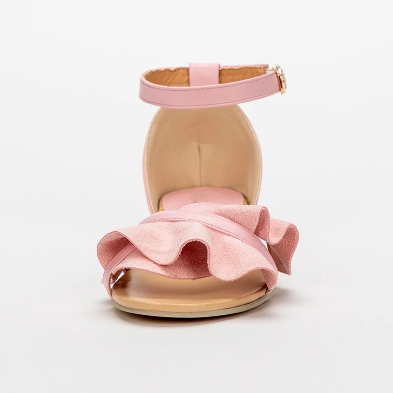 Красивые женские босоножки на плоской подошве с оборками летние пляжные