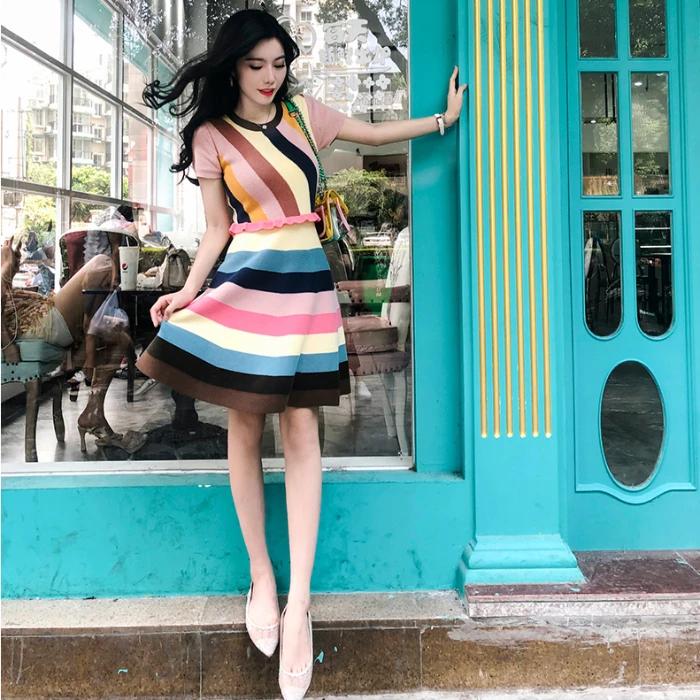 В радужную полоску вязаное платье 2019 Летняя мода o образным вырезом короткий