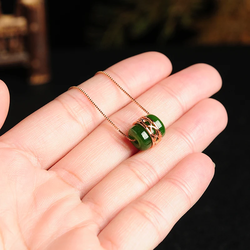 Подвеска из натуральной яшмы и нефрита для женщин