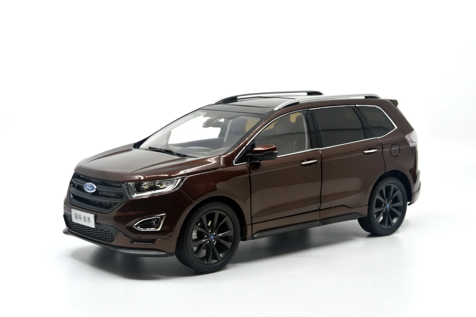Paudi модель 1/18 1:18 Масштаб Ford EDGE красная литая модель автомобиля Игрушечная модель автомобиля открываются двери