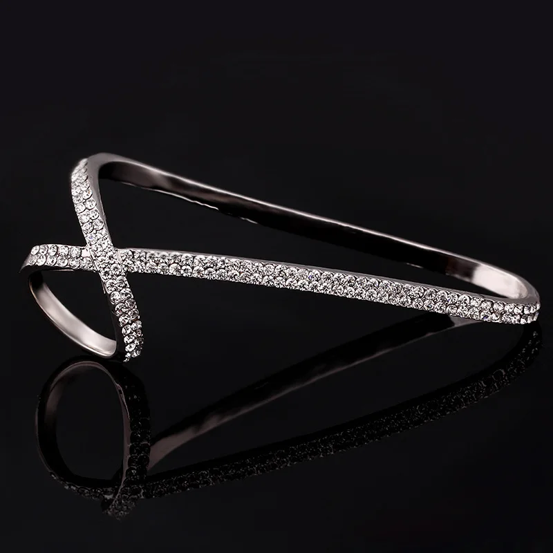 

The luxurious and high-grade drill bangles cross palm bangles for women