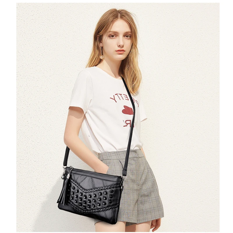 Сумка-мессенджер M R.L женская из натуральной кожи с кисточками лето 2019 | Багаж и