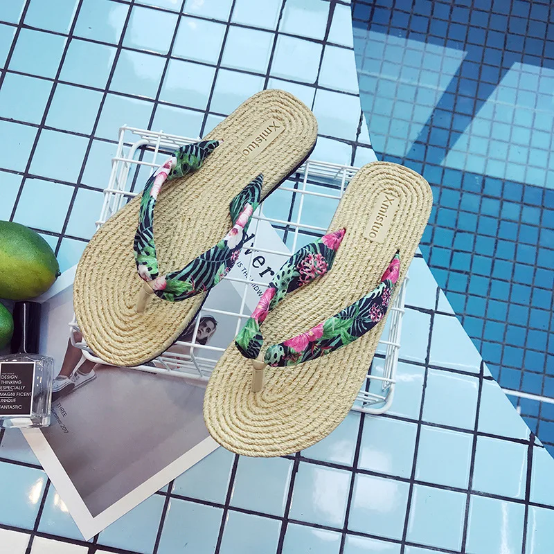 Женские пляжные шлепанцы сандалии на плоской подошве в богемном стиле