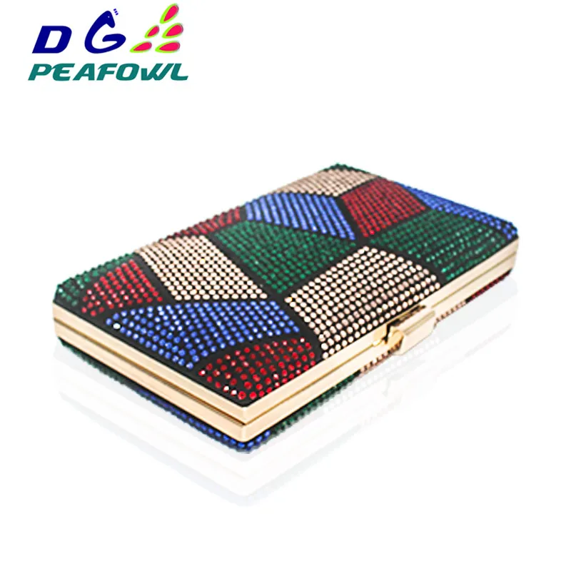 Женские вечерние ручные сумки с металлическими вставками блестящая сумка на