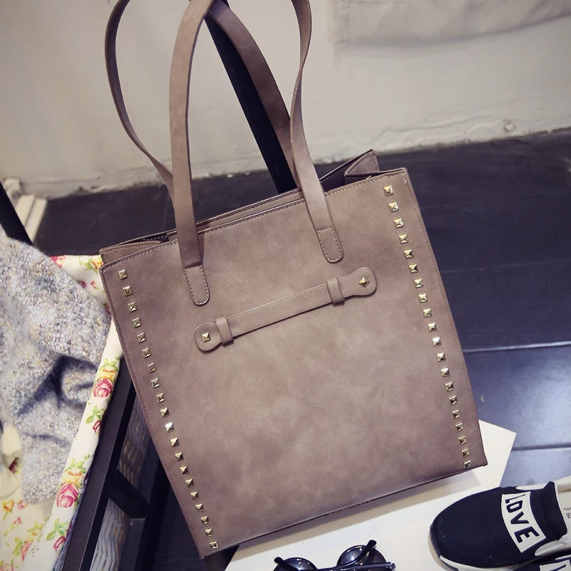 Новое Прибытие Женщины Моды Заклепки Сумки Женские На Ремне Повседневная Сумка