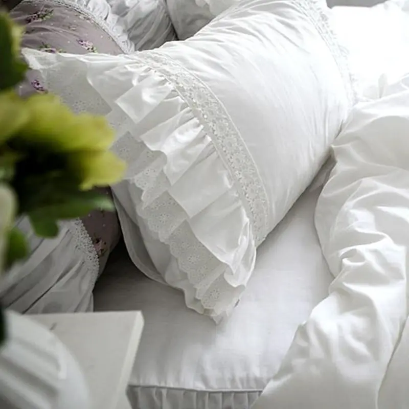 Роскошный комплект постельного белья с вышивкой кружевной пододеяльник