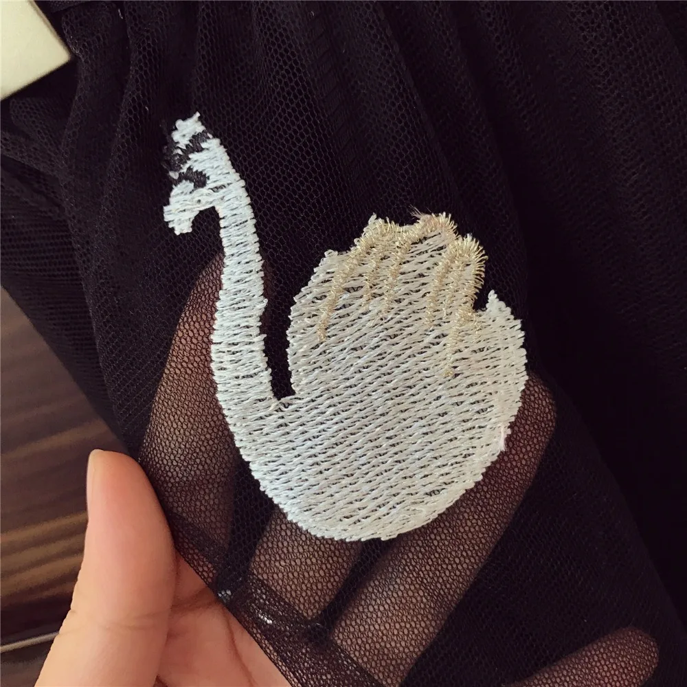 Женский хлопковый костюм HAMALIEL белая футболка с аппликацией и бисером комплект из