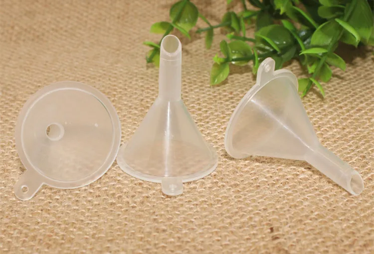 

1000pcs/lot Plastic Mini Funnel Refillable Perfume PP Tool Essential Oil Cream Funnel Clear Makeup Funnel